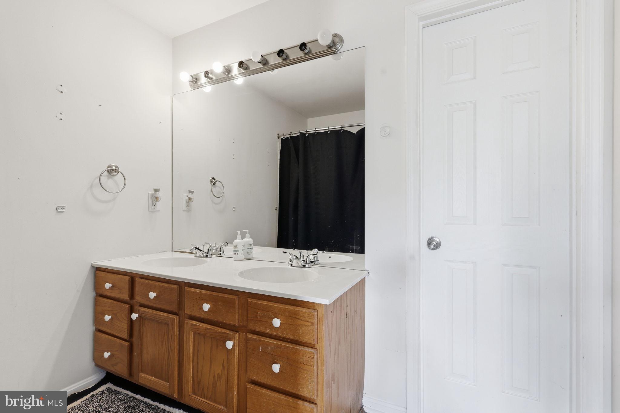 11188 Rienzi Place, Unit 201 Manassas, VA 20109 - Photo 17 of 28