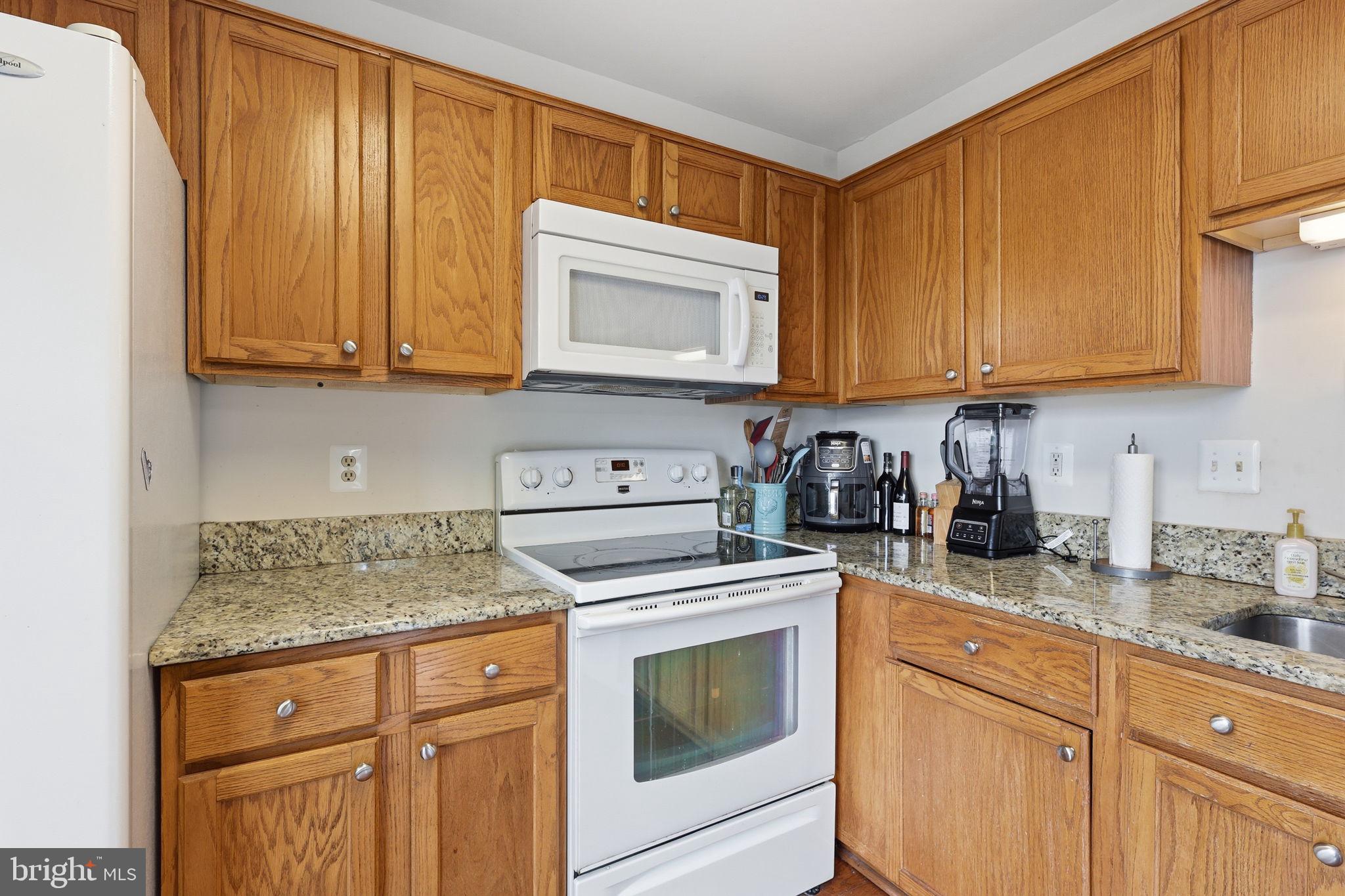 11188 Rienzi Place, Unit 201 Manassas, VA 20109 - Photo 7 of 28
