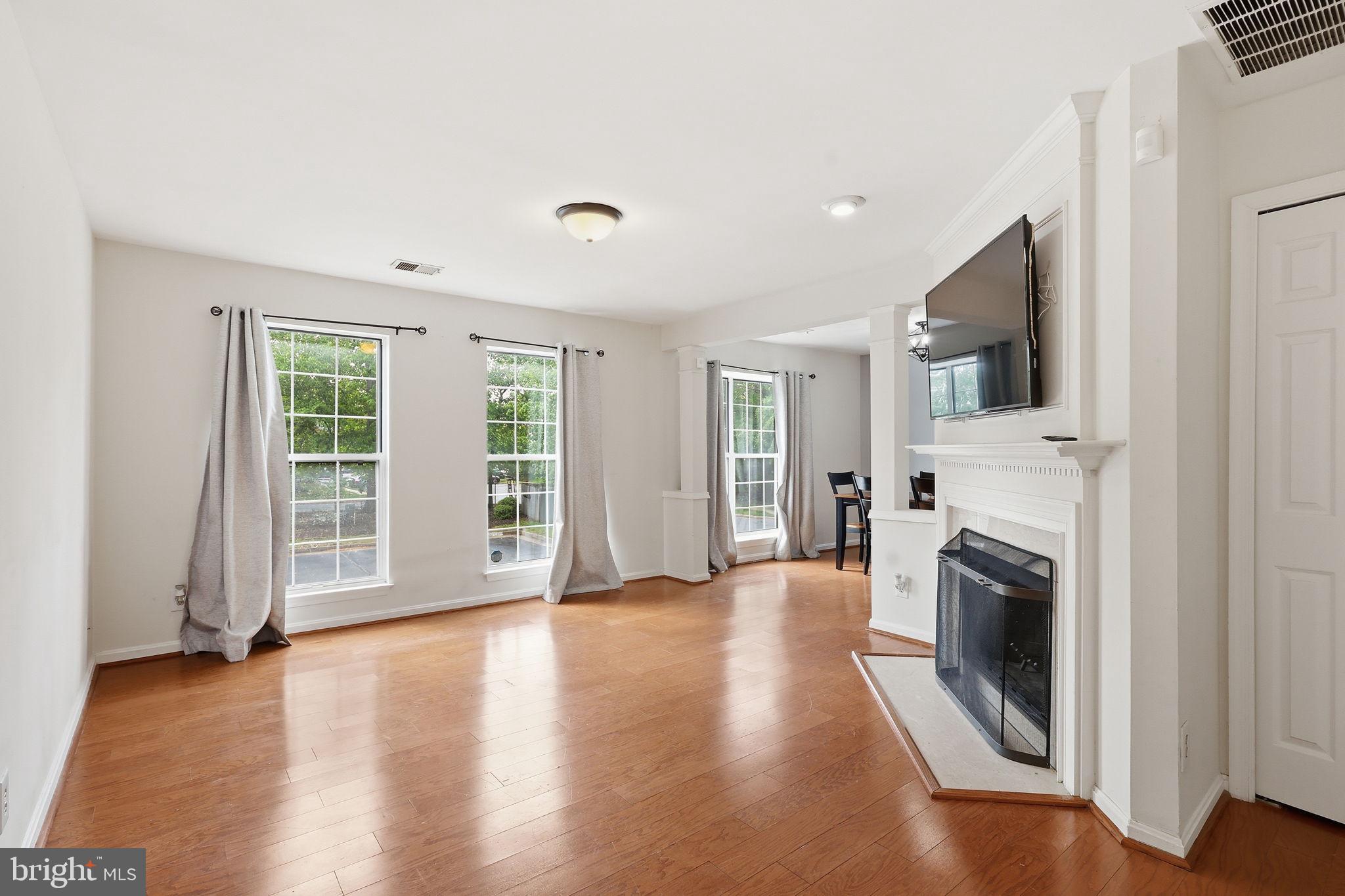 11188 Rienzi Place, Unit 201 Manassas, VA 20109 - Photo 8 of 28