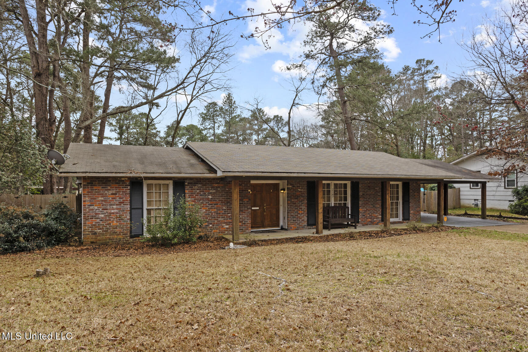 2147 Southwood Road Jackson, MS 39211 - Photo 2 of 27 VERY Convenient Location!!!