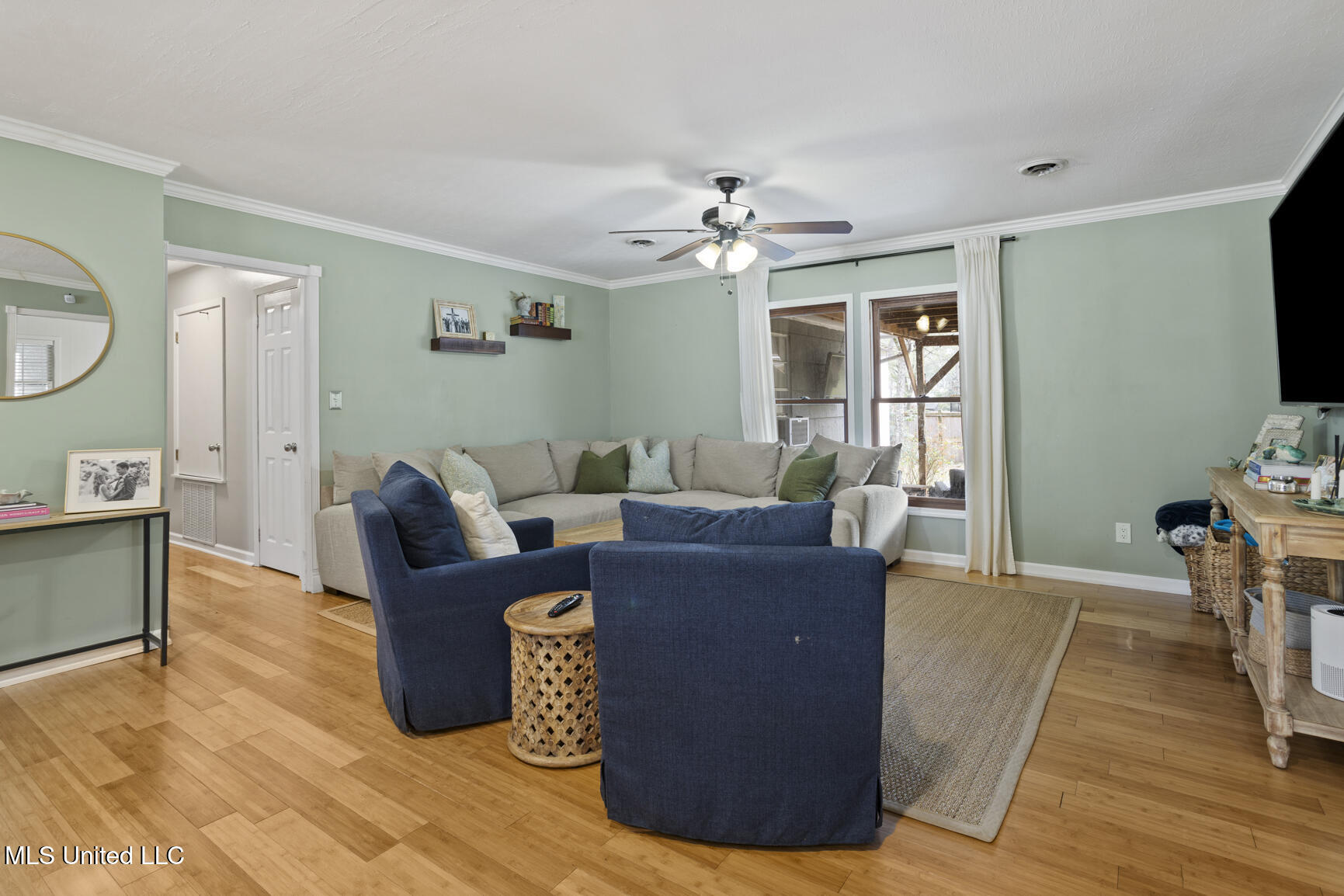 2147 Southwood Road Jackson, MS 39211 - Photo 9 of 27 Great Space for Easy Furniture Placement