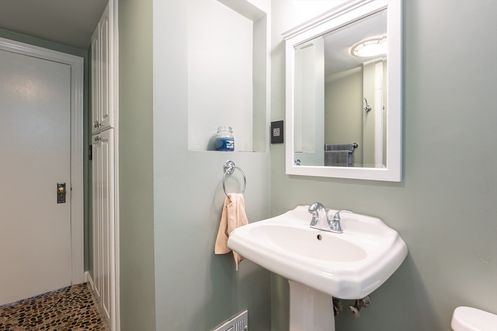 9 Tyler Road Beverly, MA 01915 - Photo 14 of 36 Gallery Image 14
