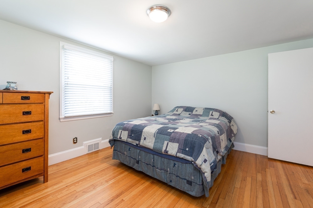 9 Tyler Road Beverly, MA 01915 - Photo 18 of 36 Gallery Image 18