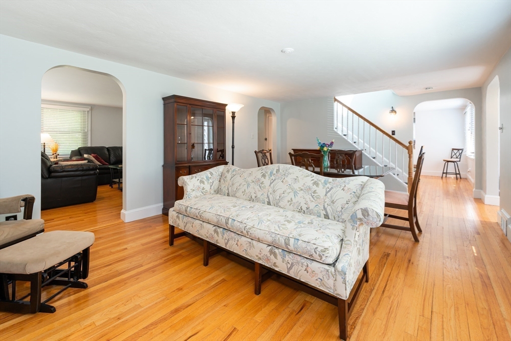 9 Tyler Road Beverly, MA 01915 - Photo 6 of 36 Gallery Image 6