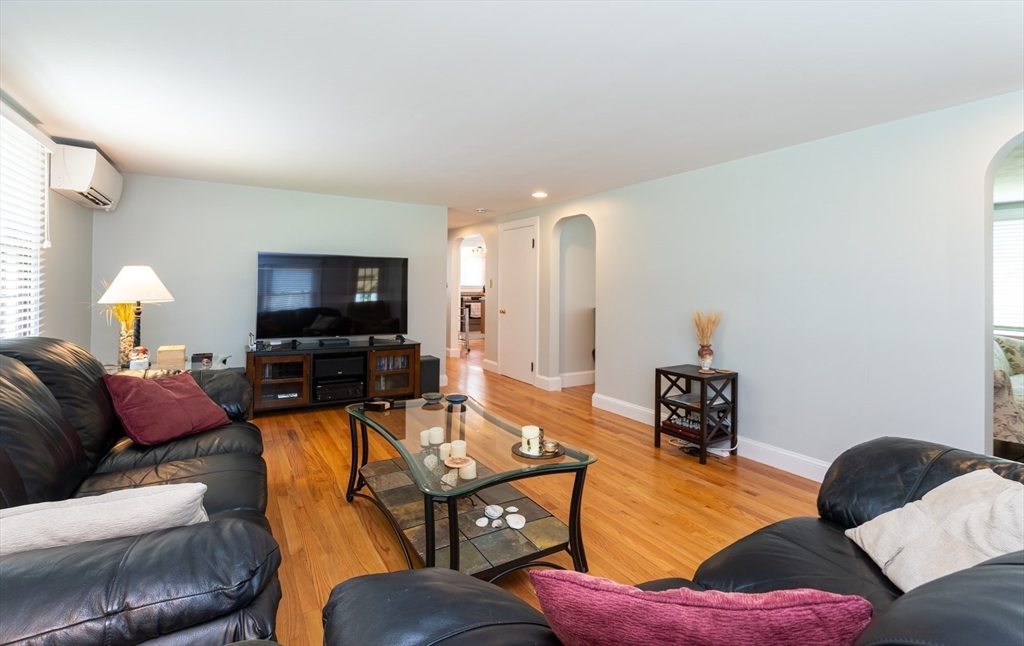 9 Tyler Road Beverly, MA 01915 - Photo 7 of 36 Gallery Image 7
