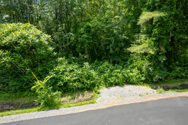 $65,900 | 284-290 Burt Road, Moreau, NY 12828