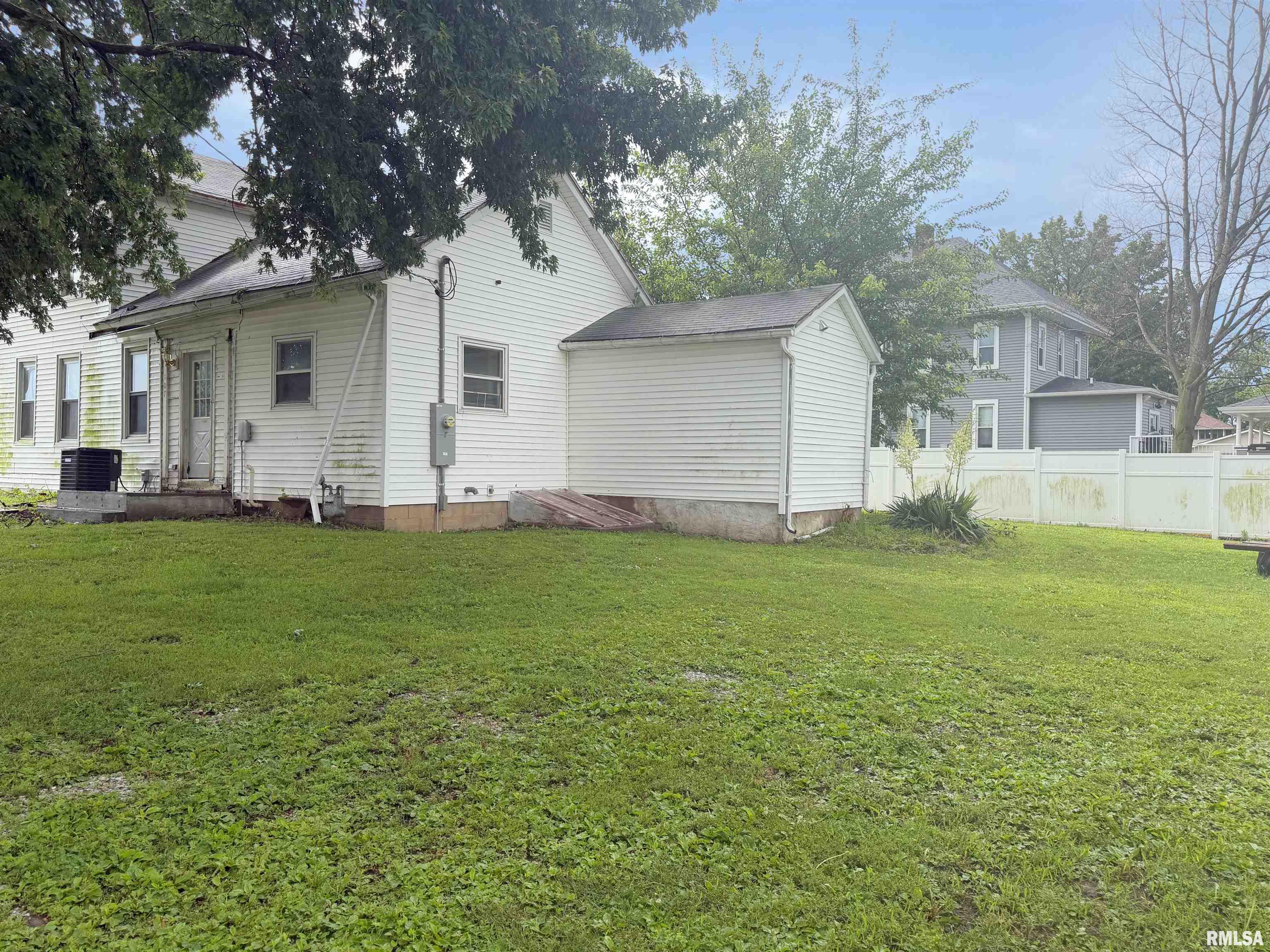 107 East Market Street Table Grove, IL 61482 - Photo 3 of 26