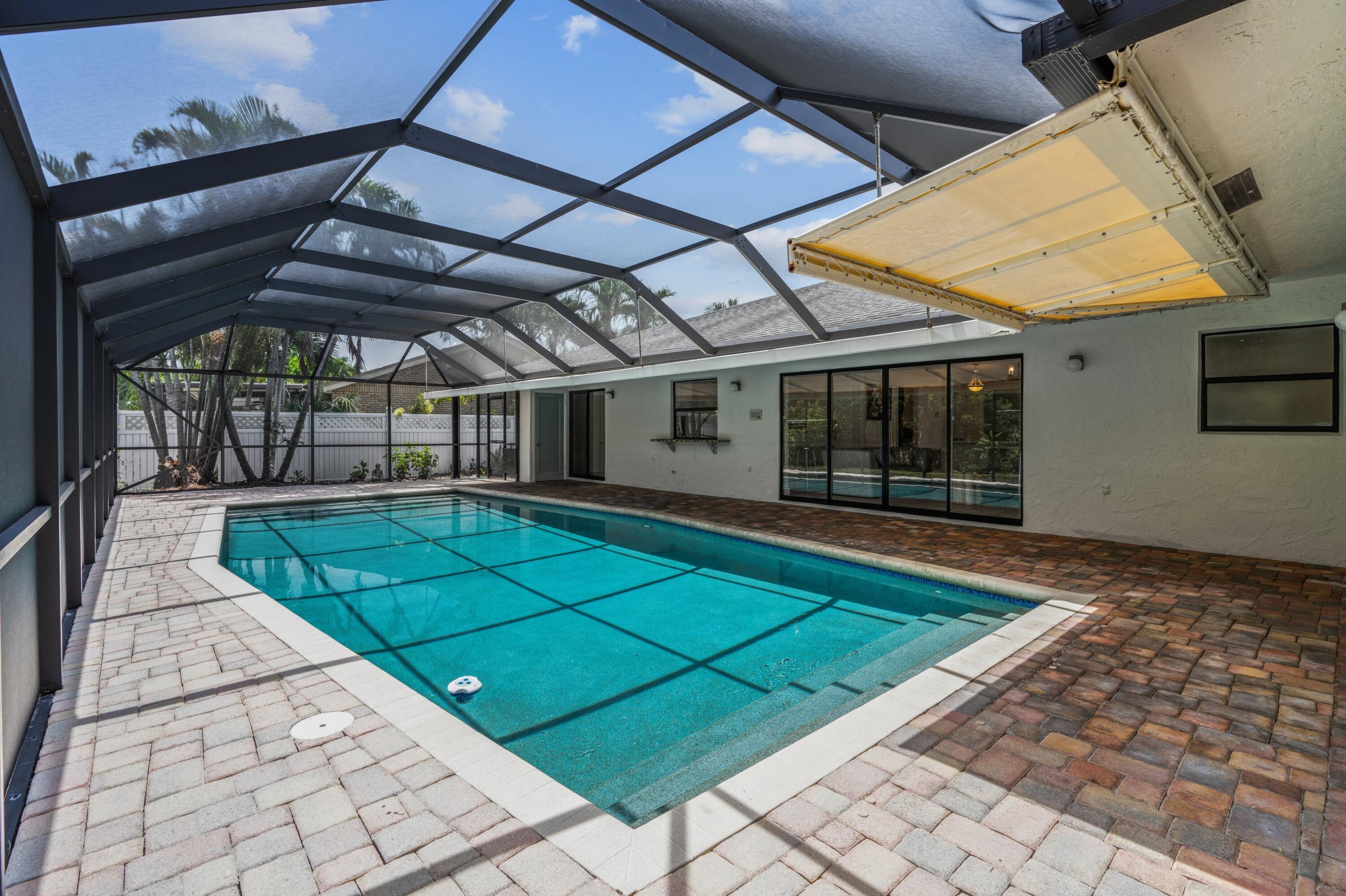 17320 Lake Park Road Boca Raton, FL 33487 - Photo 3 of 36 Pool & Patio