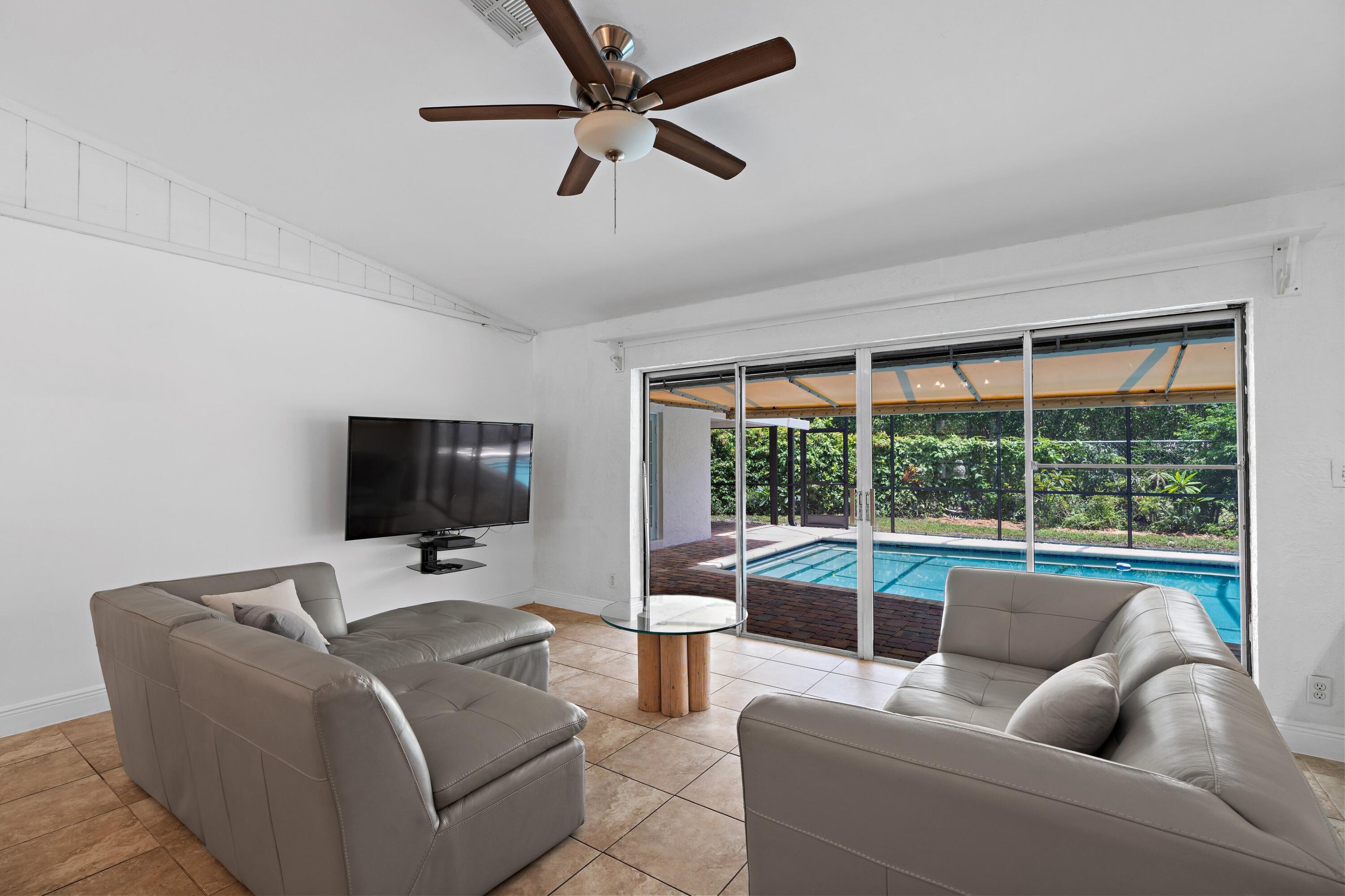 17320 Lake Park Road Boca Raton, FL 33487 - Photo 6 of 36 Family Room