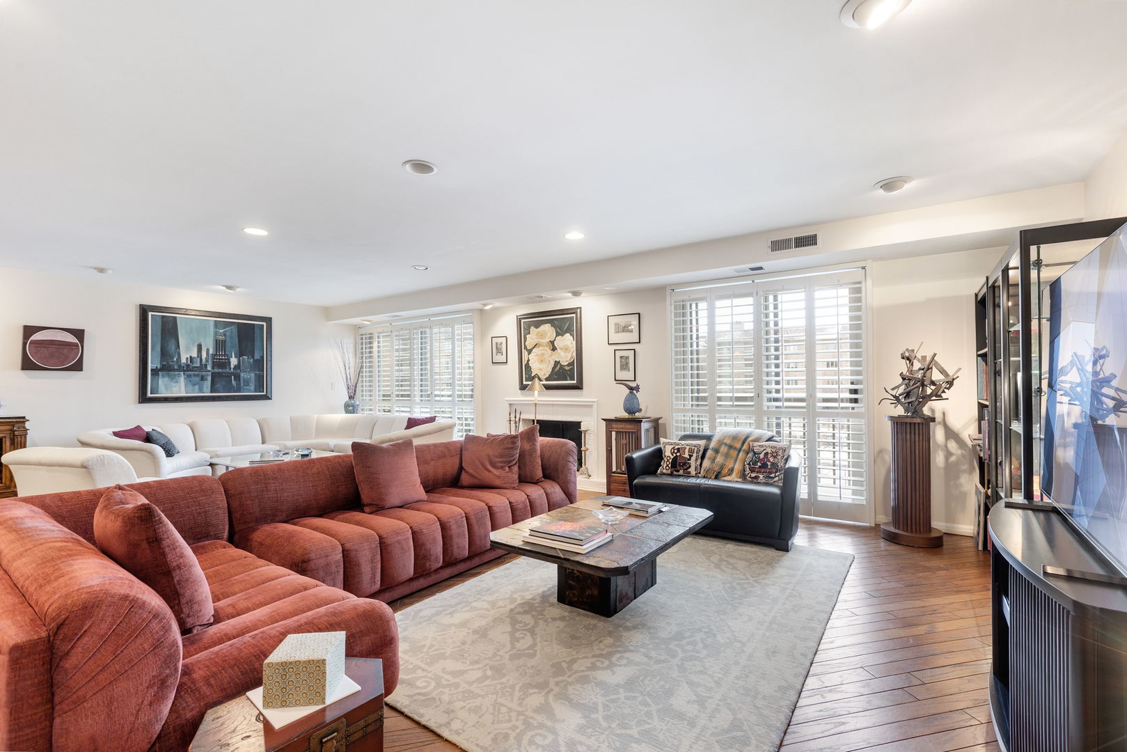 1220 Rudolph Drive, Unit 3H Northbrook, IL 60062 - Photo 3 of 26 Gallery Image 3