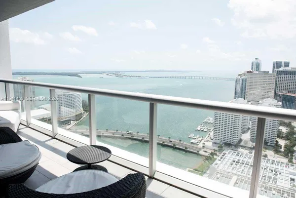 $1,075,000 | 495 Brickell Avenue, Unit 3805, Miami, FL 33131