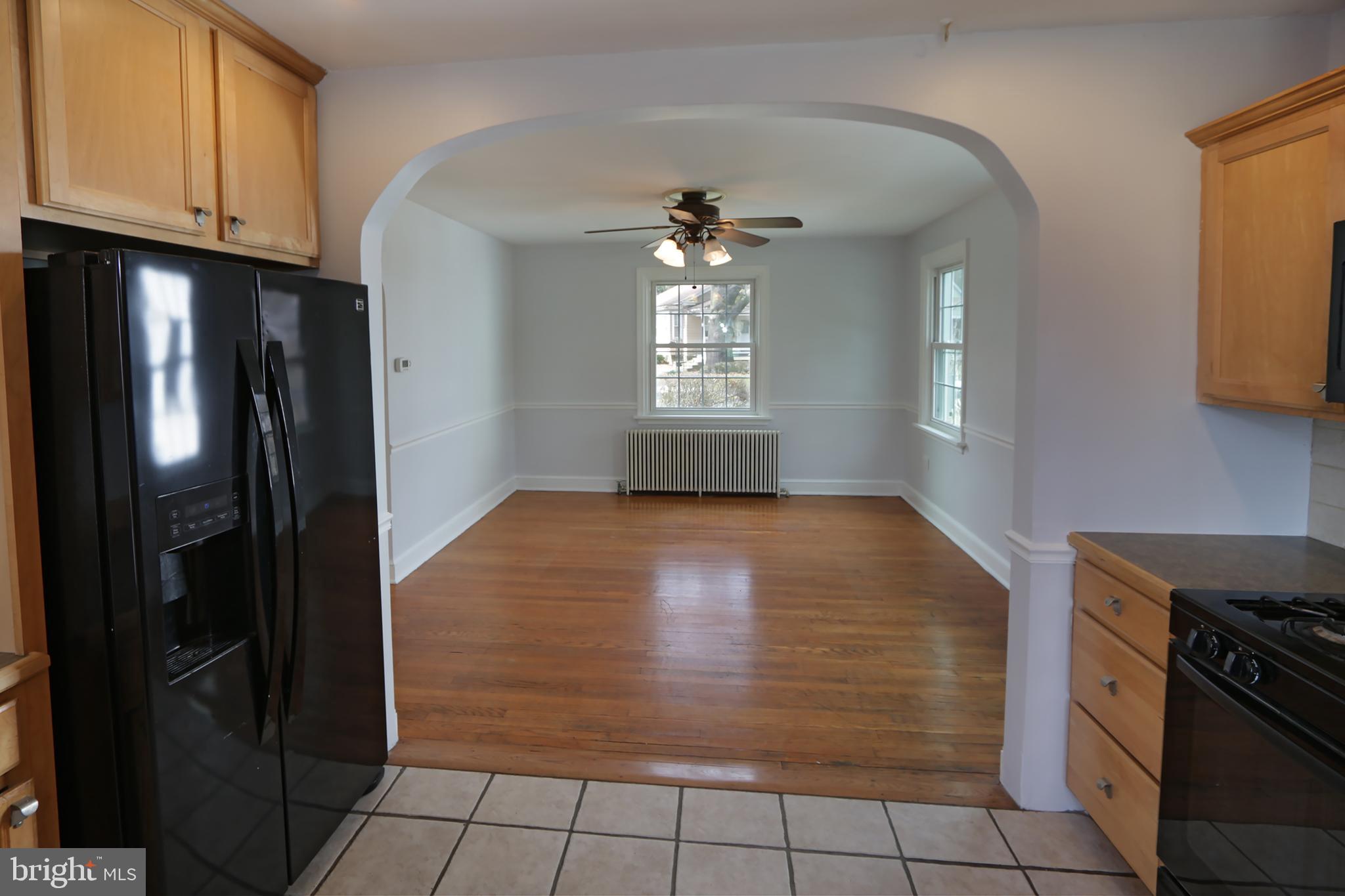 606 Pleasure Road Lancaster, PA 17601 - Photo 14 of 42 Dining room with hardwood floors
