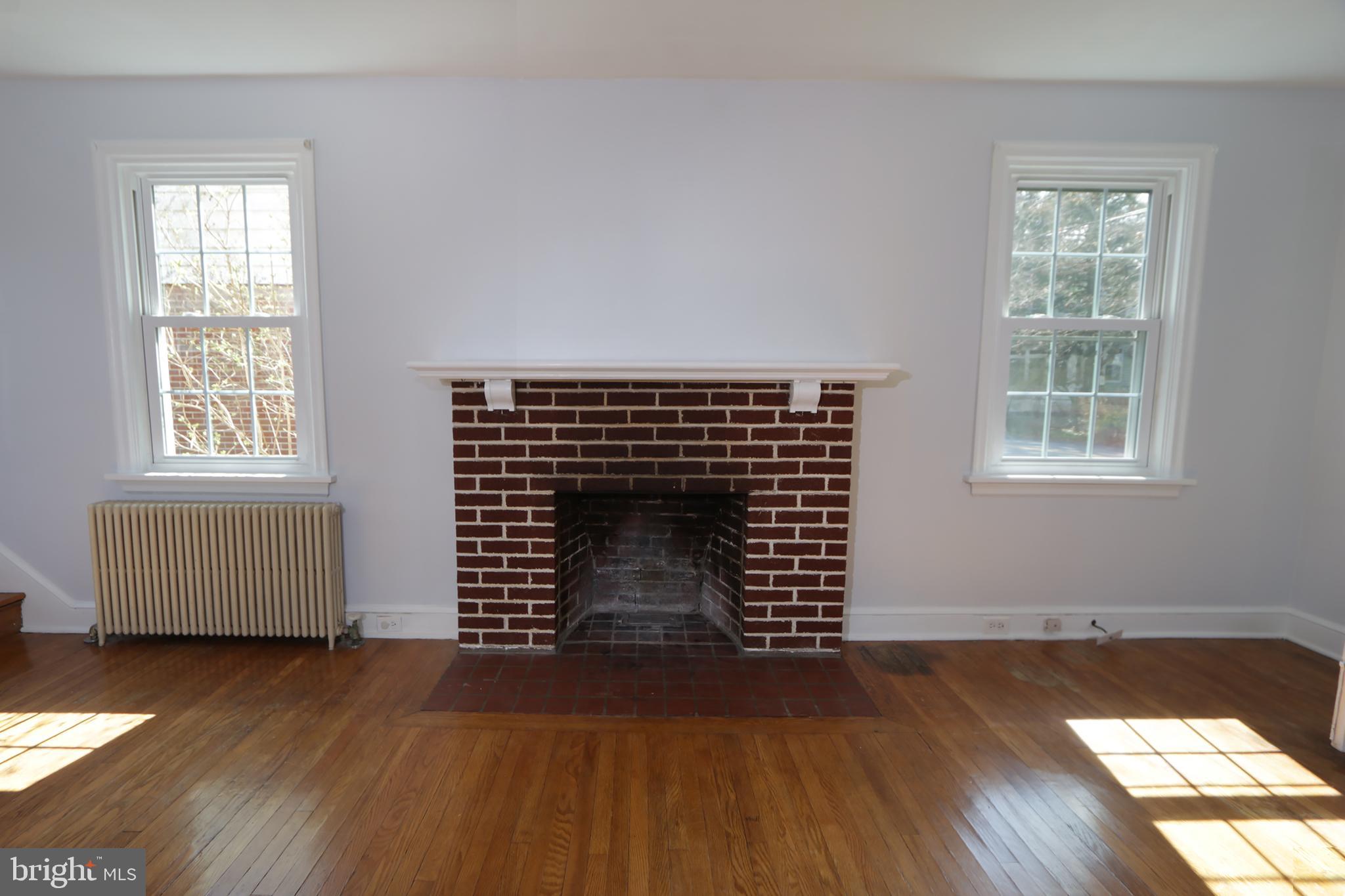 606 Pleasure Road Lancaster, PA 17601 - Photo 20 of 42 Real wood fireplace