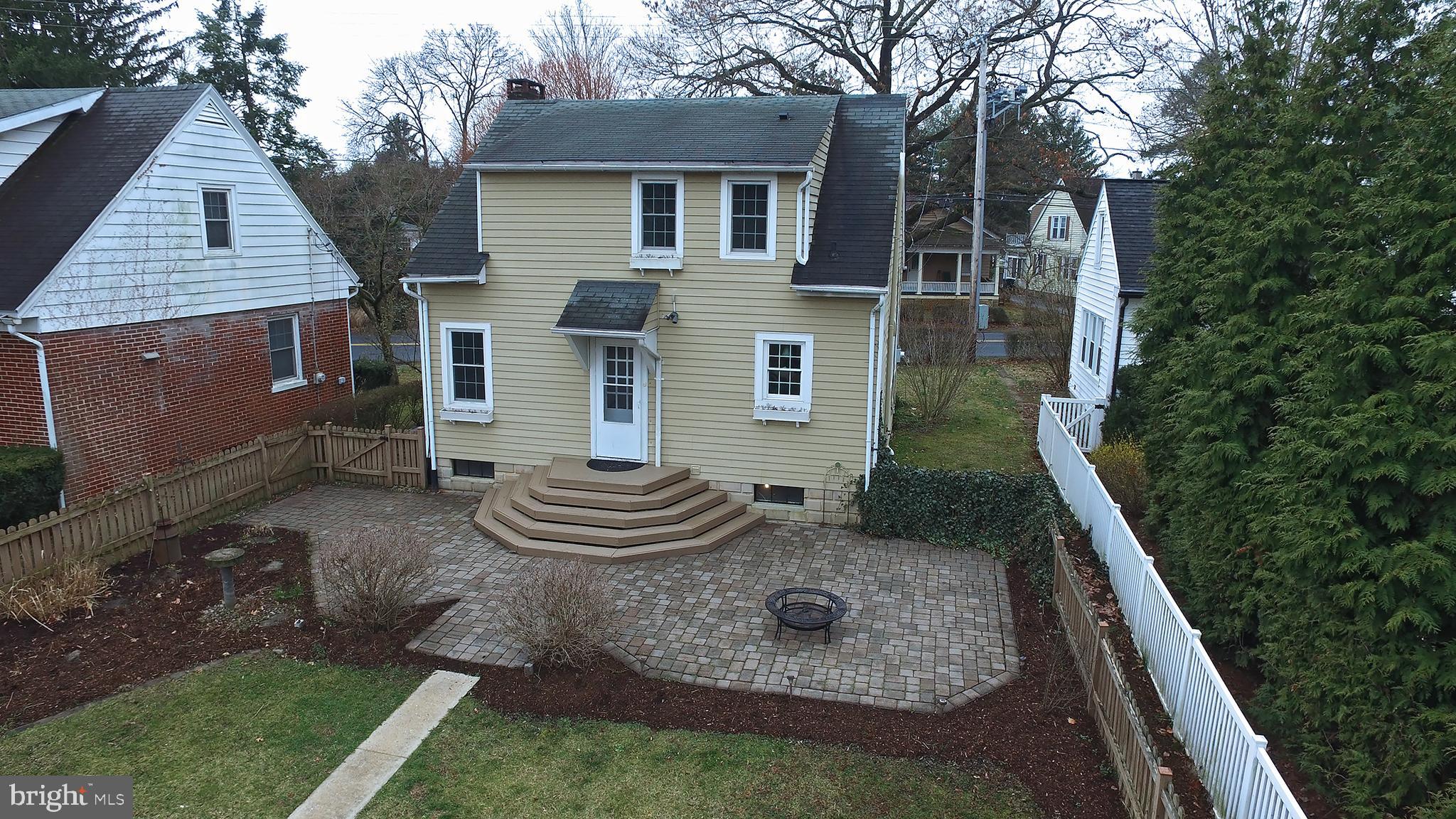606 Pleasure Road Lancaster, PA 17601 - Photo 31 of 42 Rear of home with patio and fenced yard