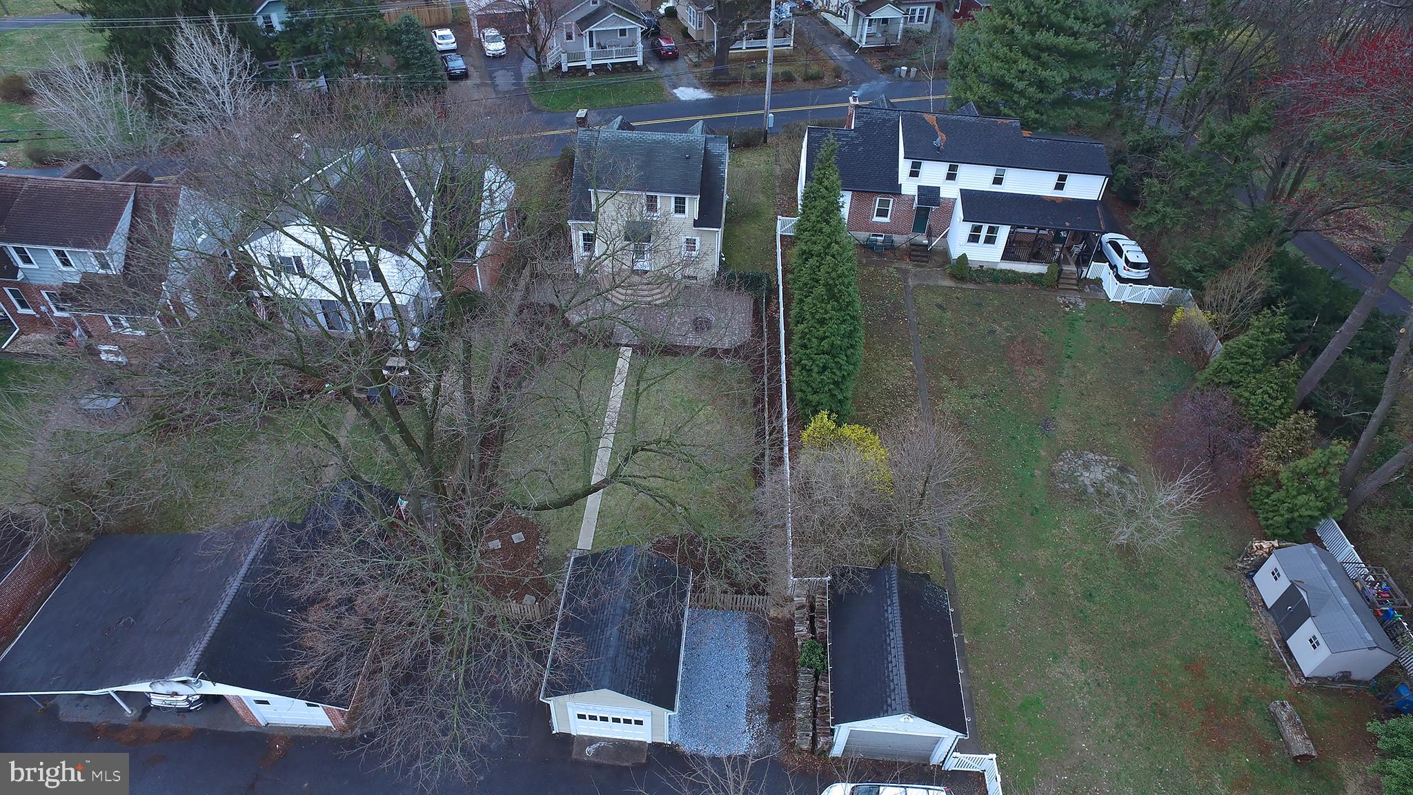 606 Pleasure Road Lancaster, PA 17601 - Photo 37 of 42 Overhead view of yard