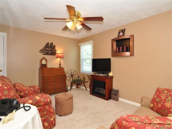 27 Hastings Road Dedham, MA 02026 - Photo 19 of 25 Gallery Image 19
