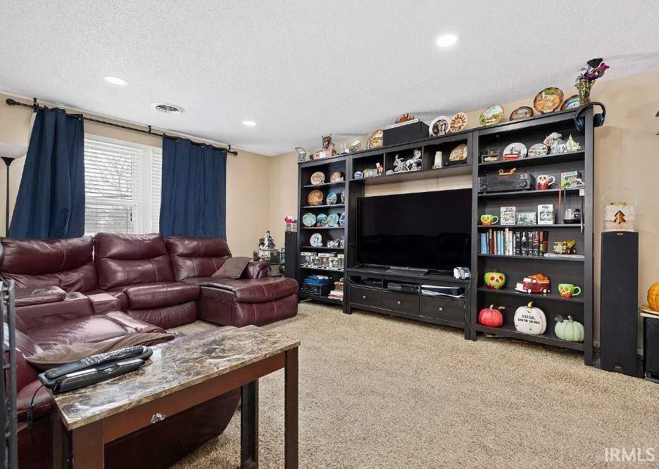 13717 East Ridgeview Court Grabill, IN 46741 - Photo 2 of 7