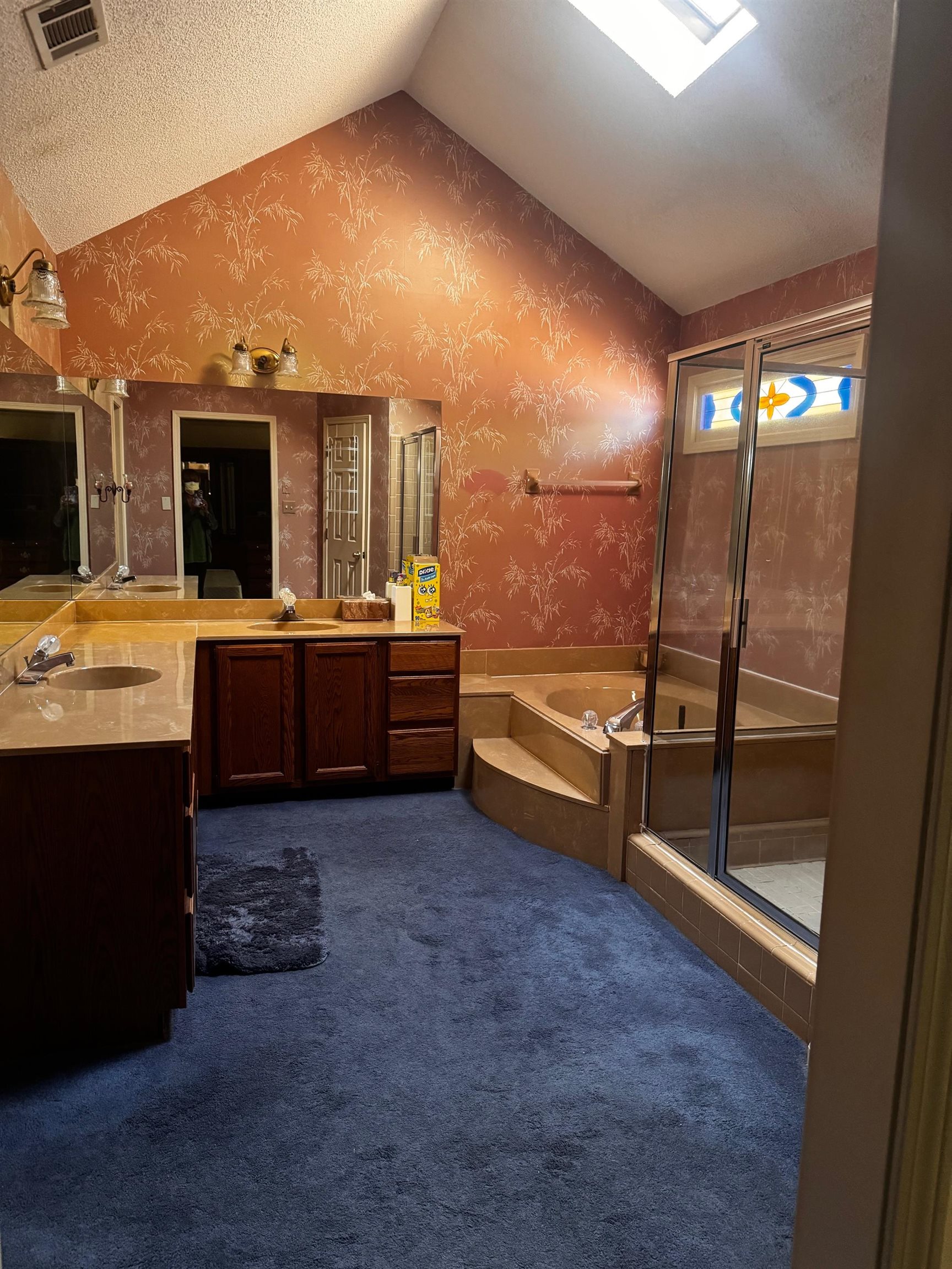 8460 Buckhurst Road Memphis, TN 38016 - Photo 14 of 19 a view of kitchen with breakfast area