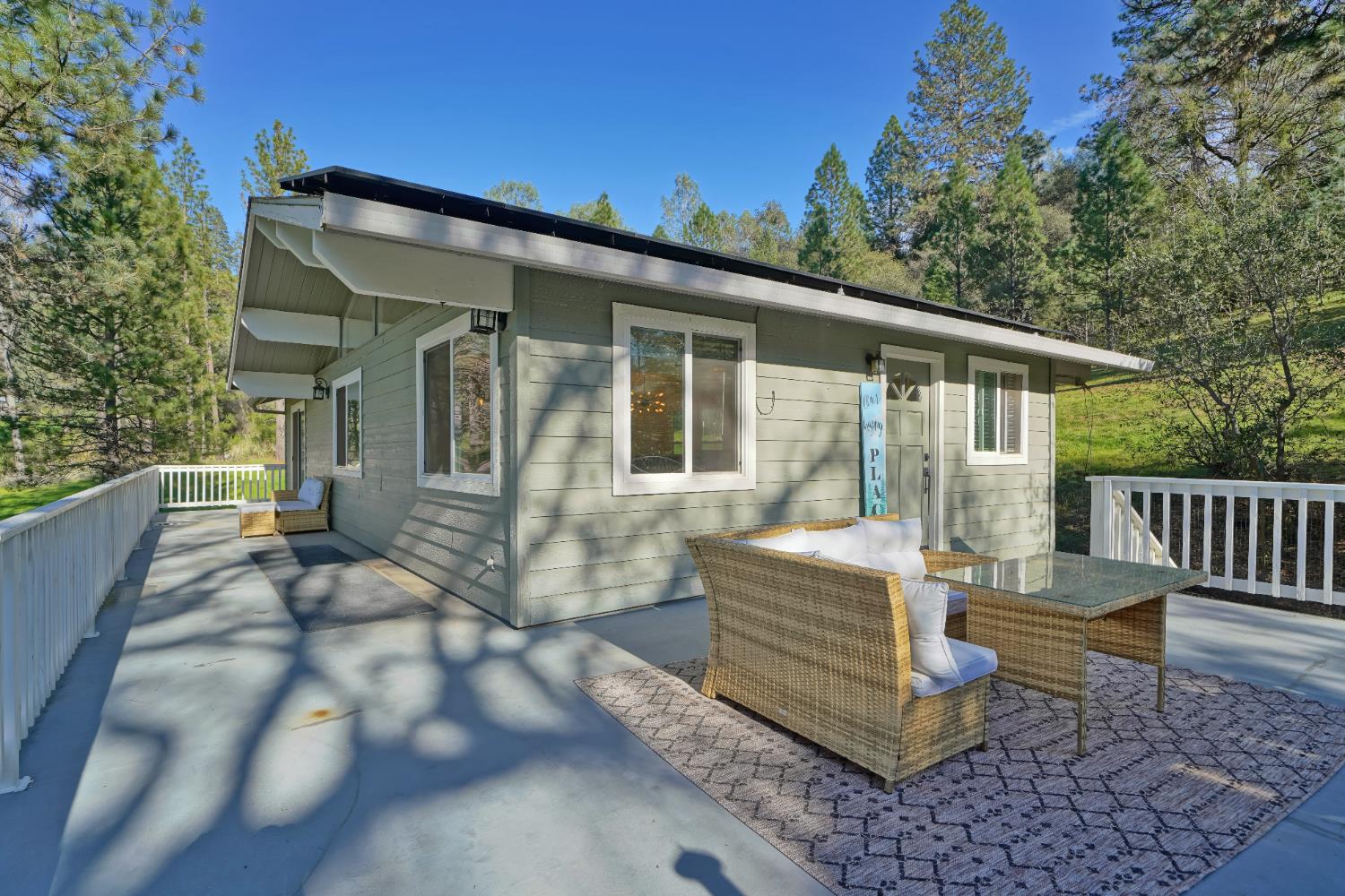 2869 Cascade Trail Cool, CA 95614 - Photo 77 of 80 a front view of a house with garden