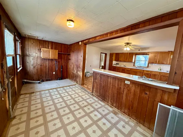 $275,000 | 3517 North Henderson Road, Freeport, IL 61032