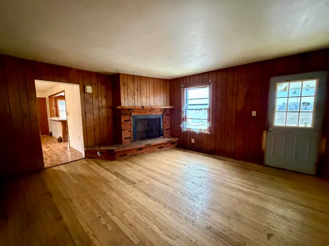 $275,000 | 3517 North Henderson Road, Freeport, IL 61032