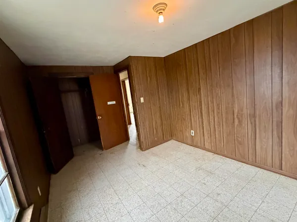 $265,000 | 3517 North Henderson Road, Freeport, IL 61032