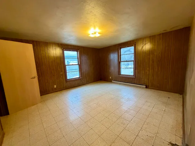 $275,000 | 3517 North Henderson Road, Freeport, IL 61032