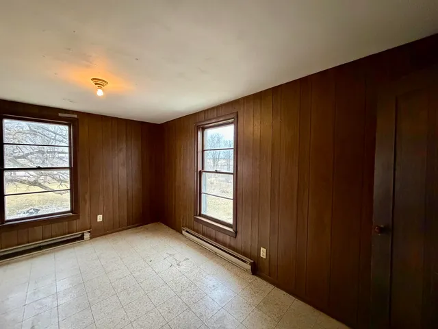 $275,000 | 3517 North Henderson Road, Freeport, IL 61032