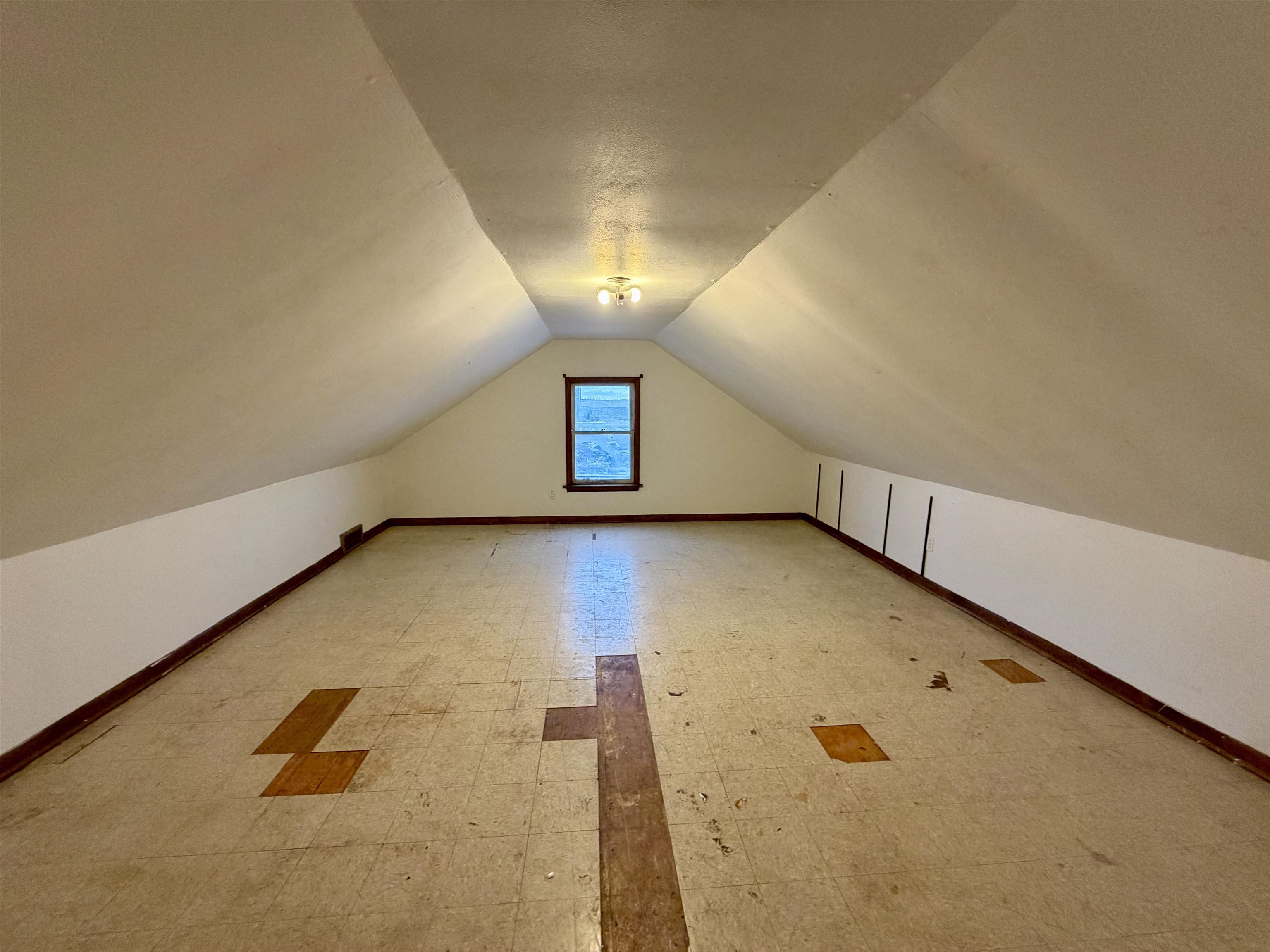 3517 North Henderson Road Freeport, IL 61032 - Photo 25 of 26 a view of an empty room