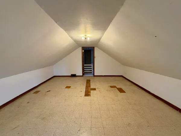 $265,000 | 3517 North Henderson Road, Freeport, IL 61032