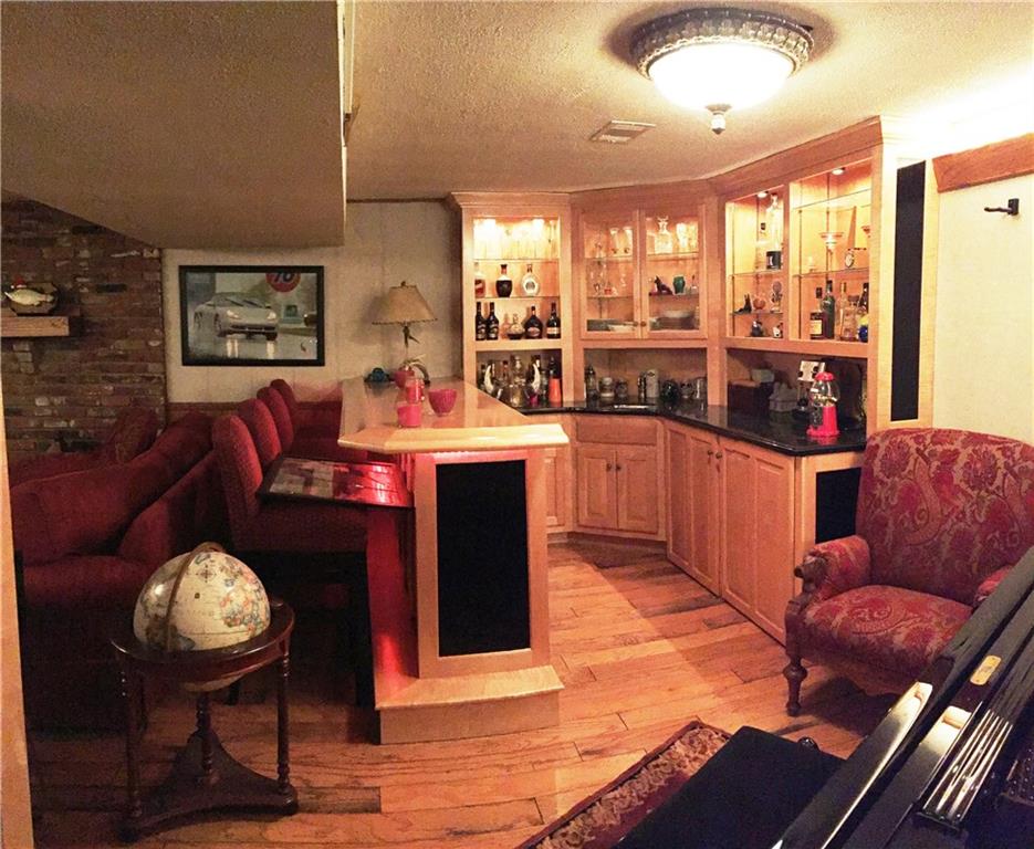 634 Harrogate Road Upper St. Clair, PA 15241 - Photo 12 of 24 Gallery Image 12