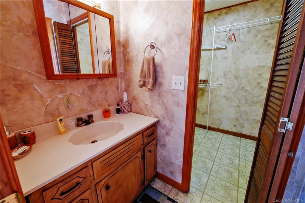 1695 Wesley Road Morganton, NC 28655 - Photo 19 of 24 Gallery Image 19