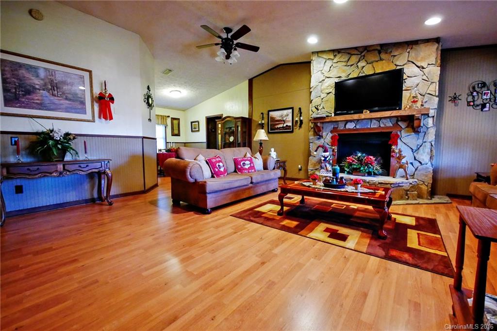 1695 Wesley Road Morganton, NC 28655 - Photo 8 of 24 Gallery Image 8