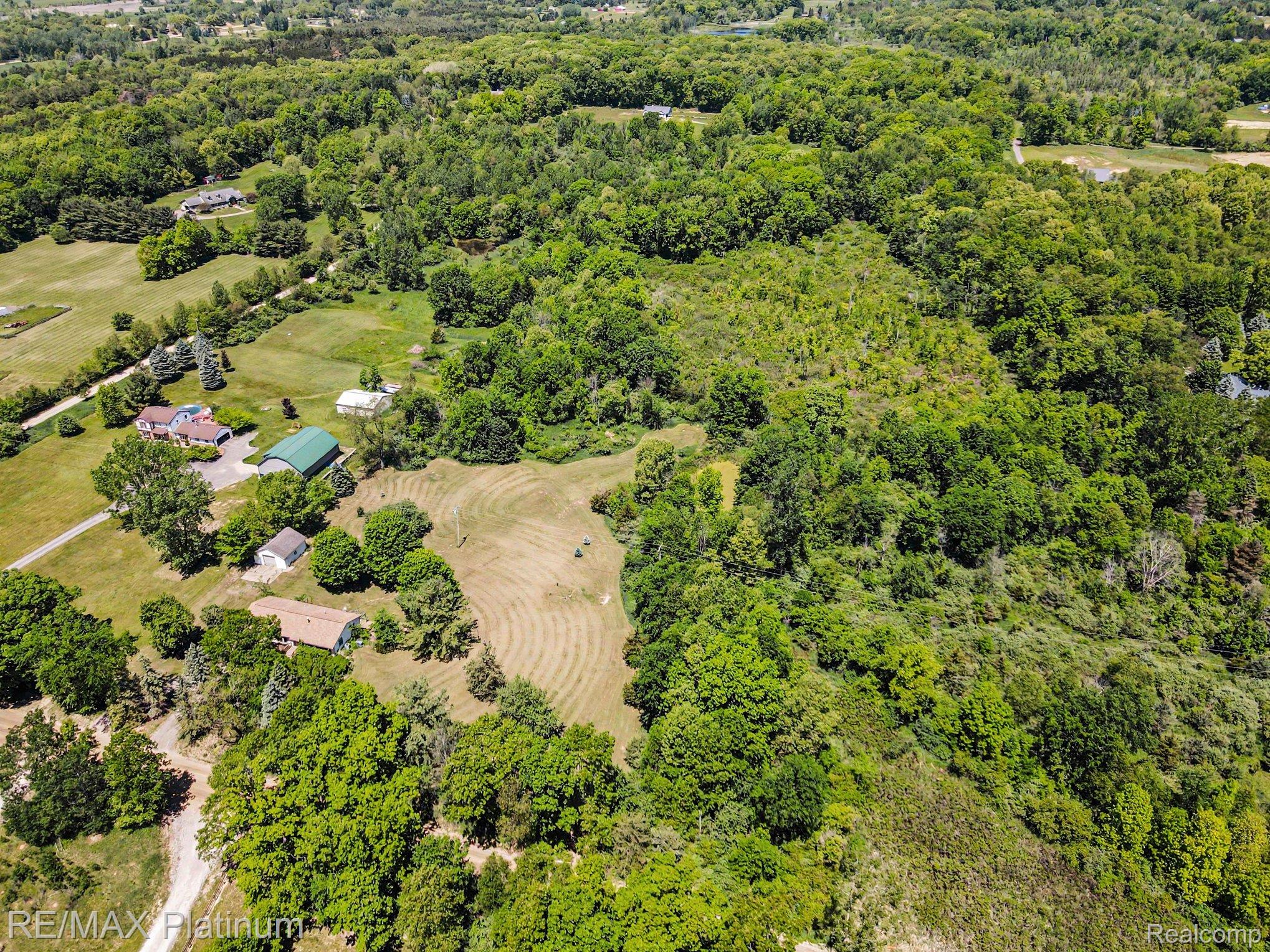 2647 Curdy Road Howell, MI 48855 - Photo 30 of 34 030_file_1471.jpg