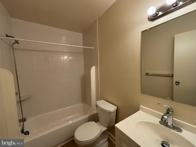 $2,450 | 4657 Logsdon Drive, Annandale, VA 22003