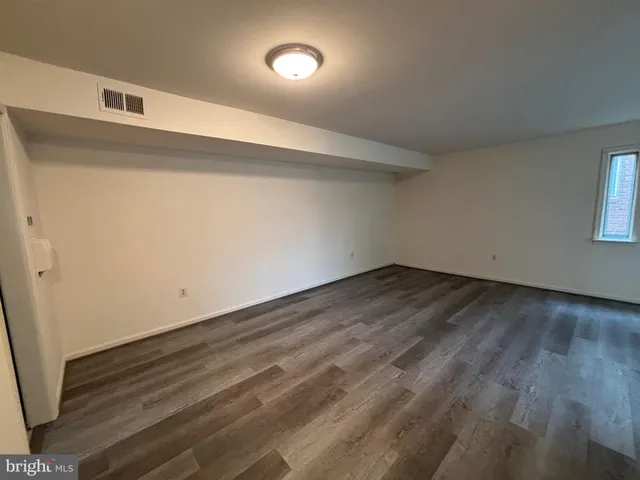 $2,450 | 4657 Logsdon Drive, Annandale, VA 22003