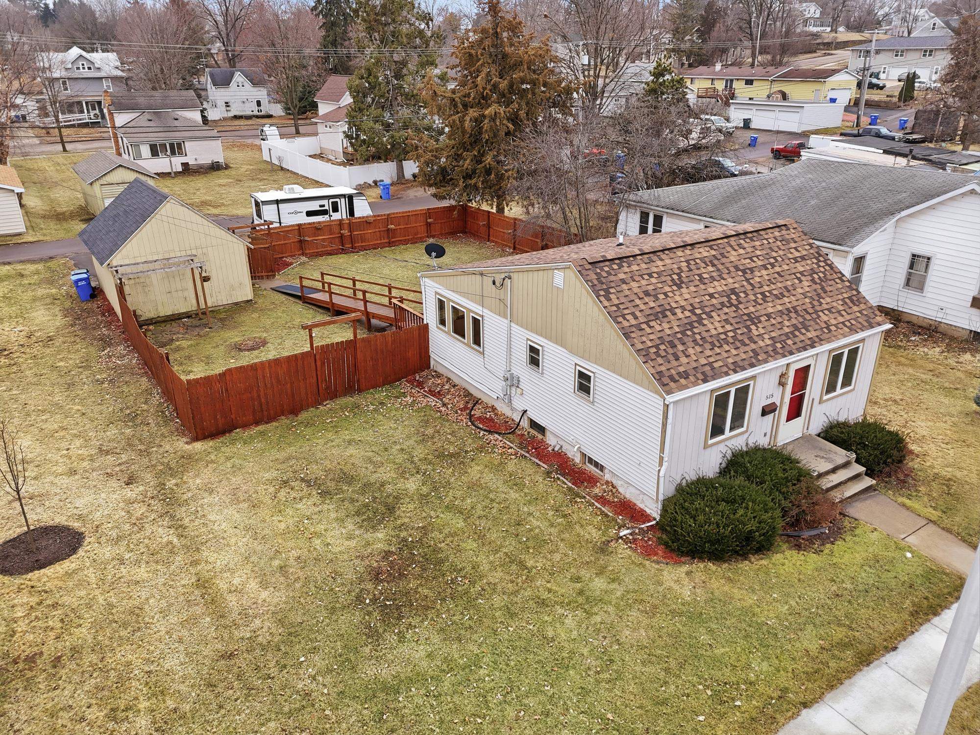 515 8th Avenue Baraboo, WI 53913 - Photo 4 of 31