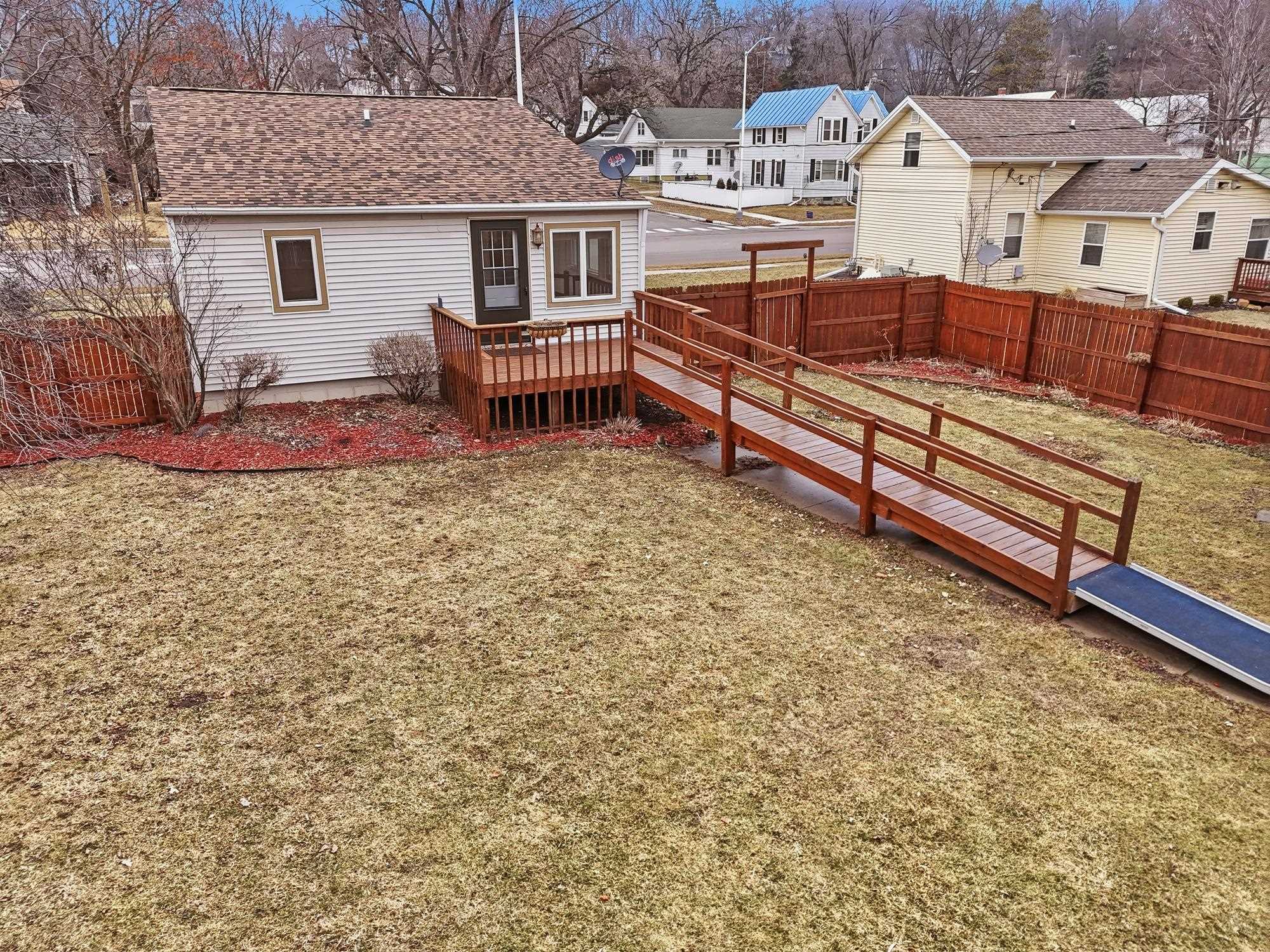 515 8th Avenue Baraboo, WI 53913 - Photo 7 of 31