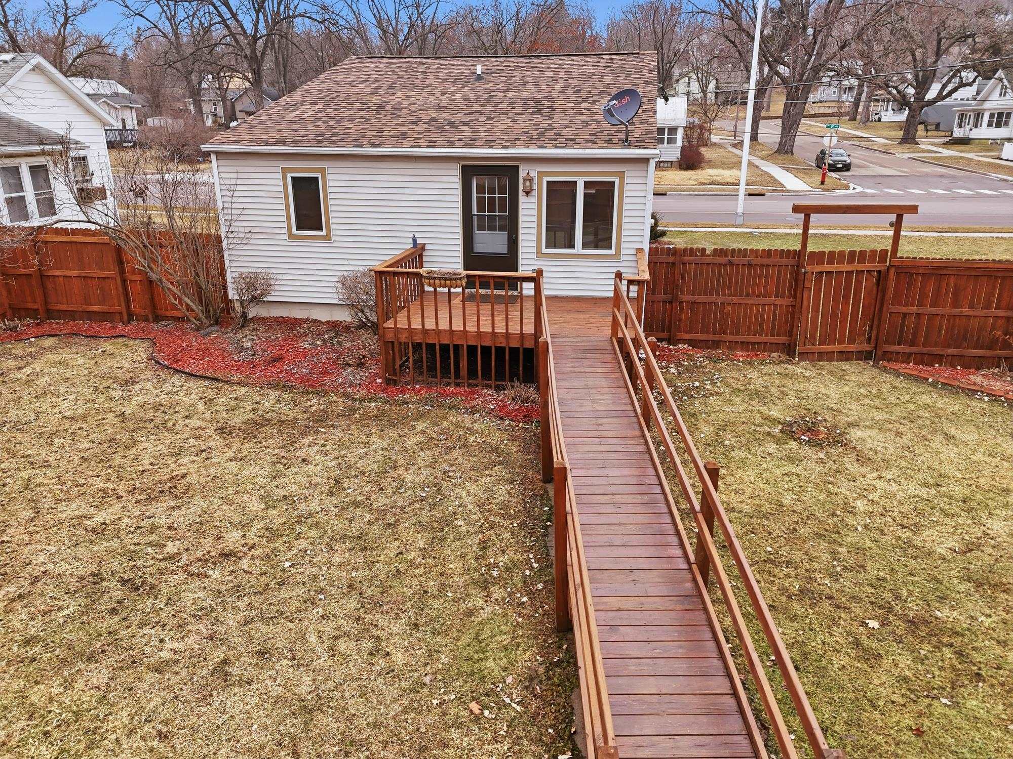 515 8th Avenue Baraboo, WI 53913 - Photo 8 of 31