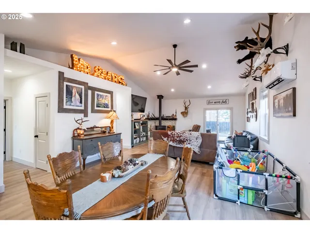 $485,000 | 547 West Fourth Street, Coquille, OR 97423