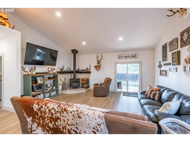 $485,000 | 547 West Fourth Street, Coquille, OR 97423