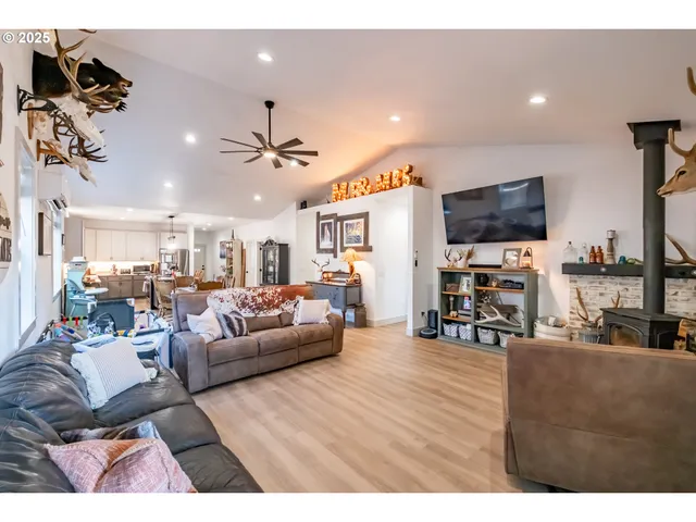 $485,000 | 547 West Fourth Street, Coquille, OR 97423