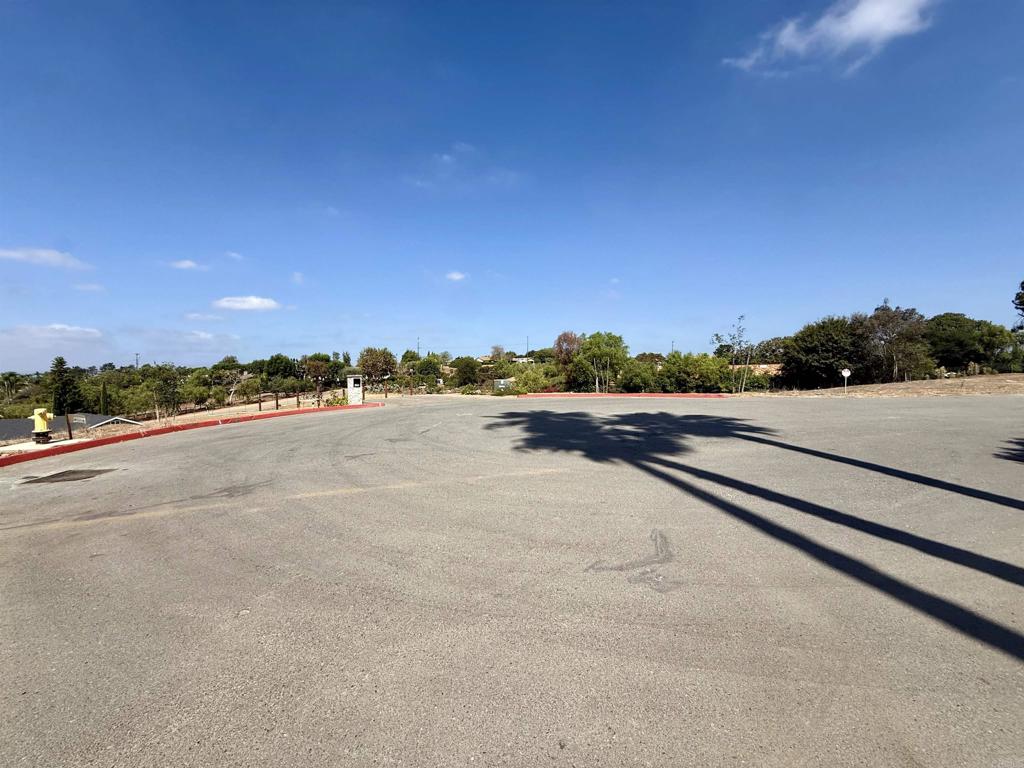 1916 Grey Rabbit Hollow Lane Fallbrook, CA 92028 - Photo 10 of 22 Gallery Image 10