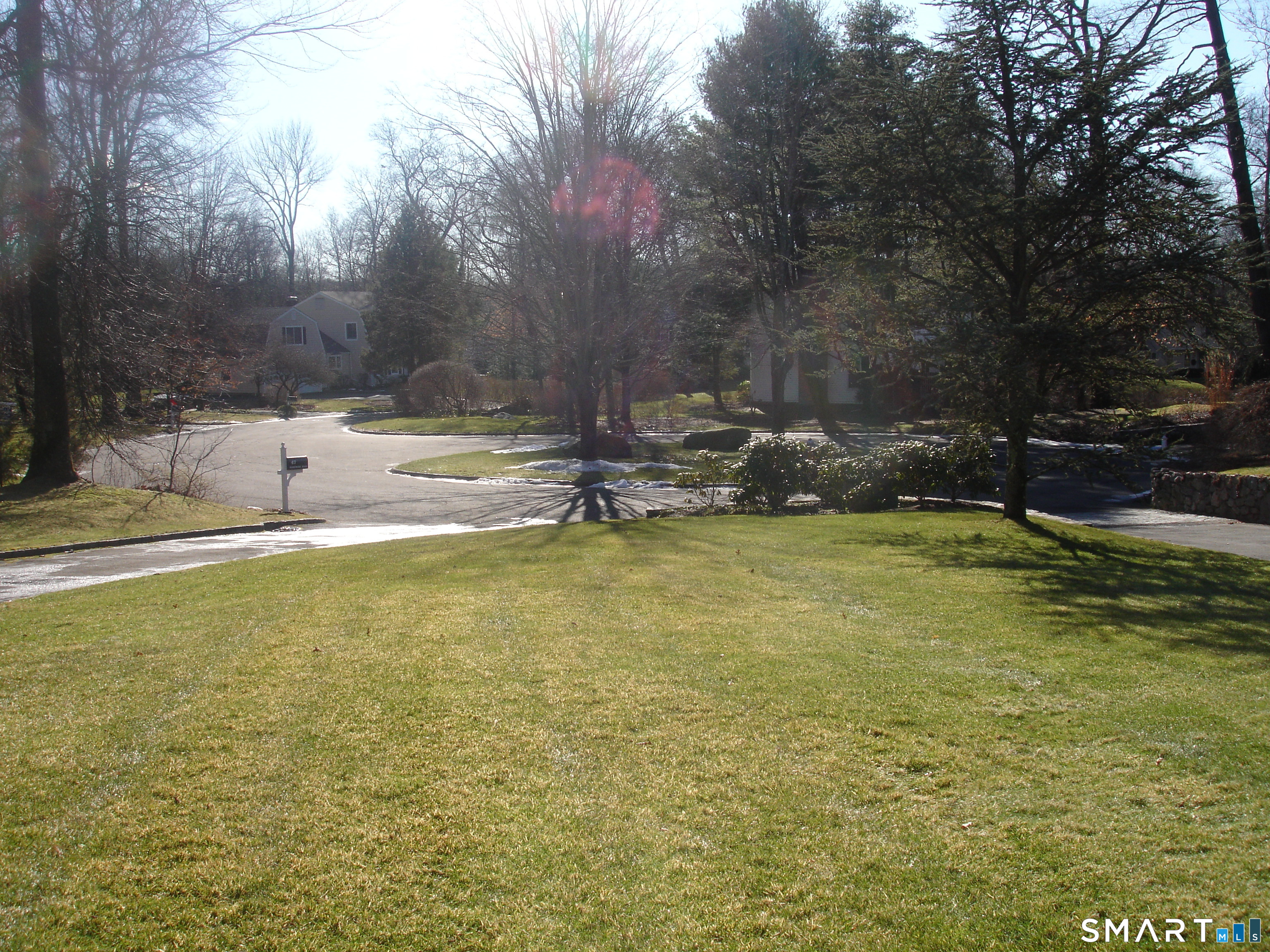 47 Barringer Road Darien, CT 06820 - Photo 5 of 37