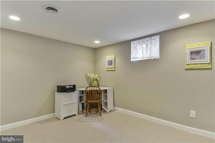 10304 Cherry Tree Lane Silver Spring, MD 20901 - Photo 22 of 30 Office