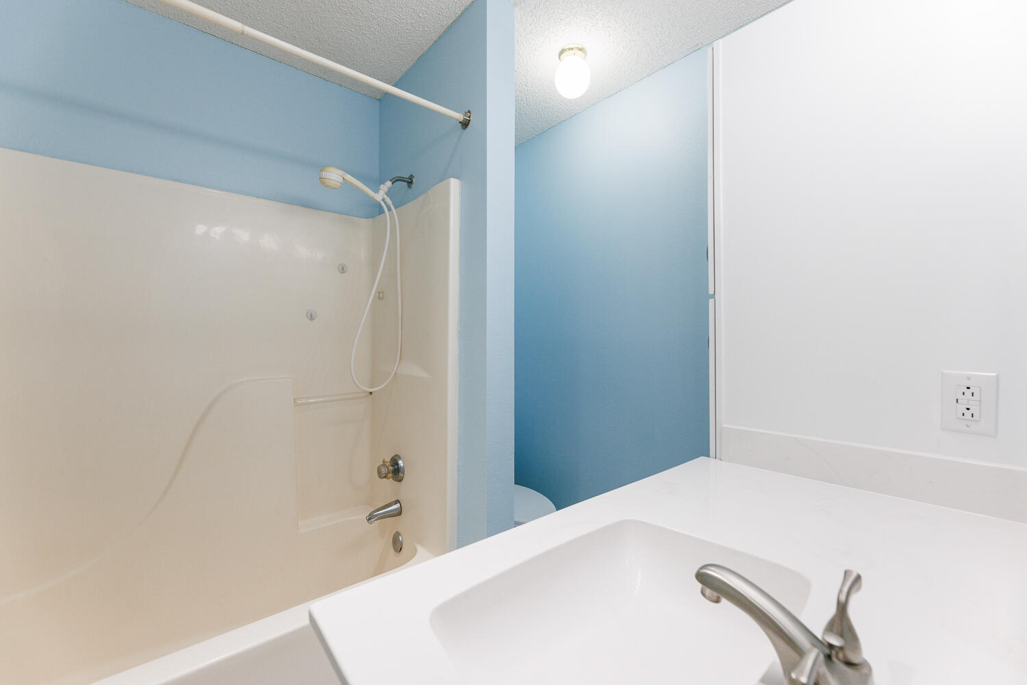 6301 33rd Street Lubbock, TX 79407 - Photo 27 of 41 Second Bathroom