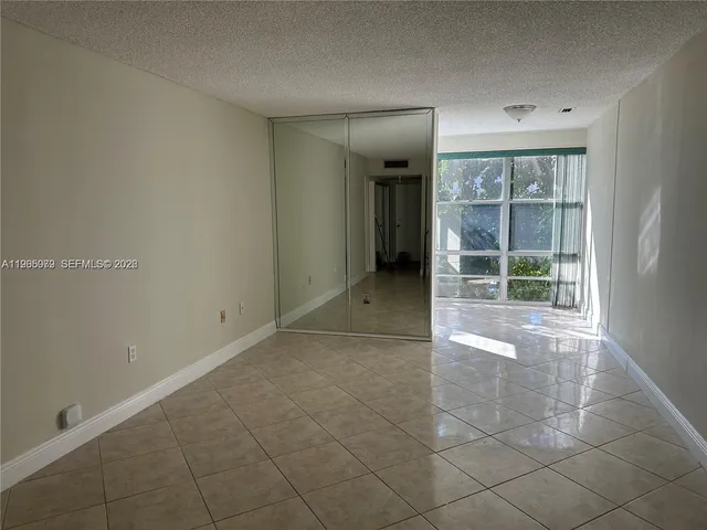 $1,900 | 17570 Atlantic Boulevard, Unit 407, Sunny Isles Beach, FL 33160