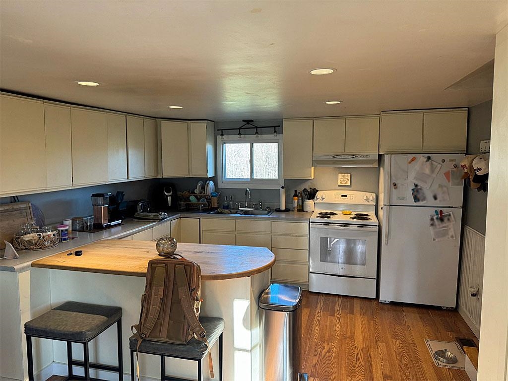 1626 Drake Road Castleton, VT 05732 - Photo 3 of 14