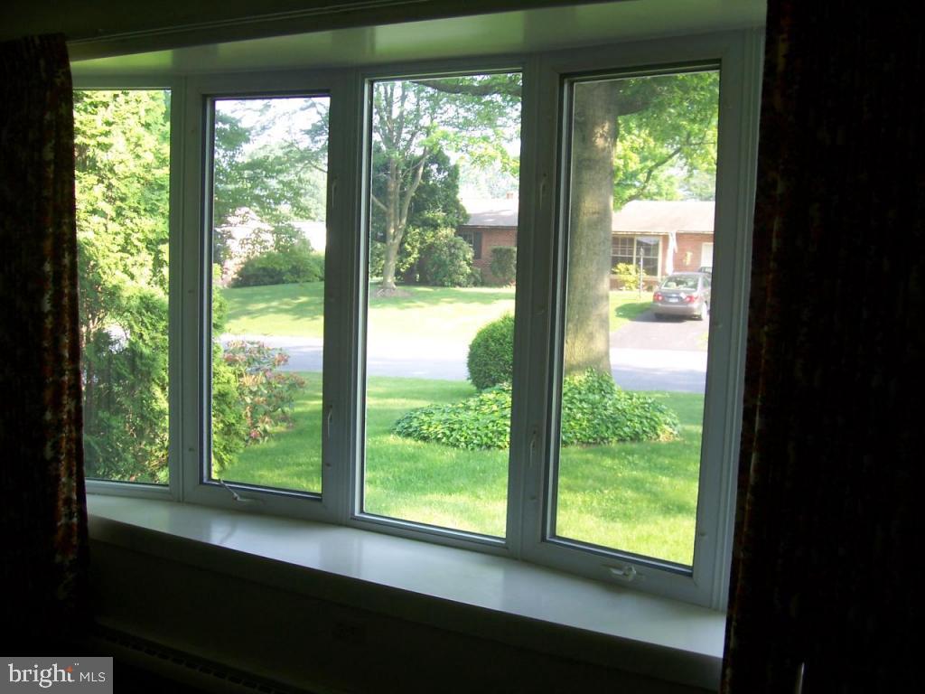 909 Cardinal Road Lancaster, PA 17601 - Photo 2 of 16 Gallery Image 2