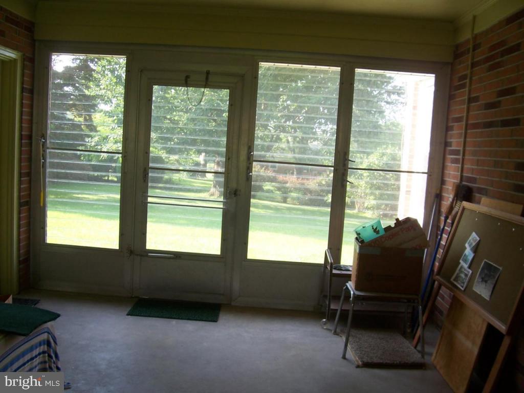 909 Cardinal Road Lancaster, PA 17601 - Photo 12 of 16 Gallery Image 12